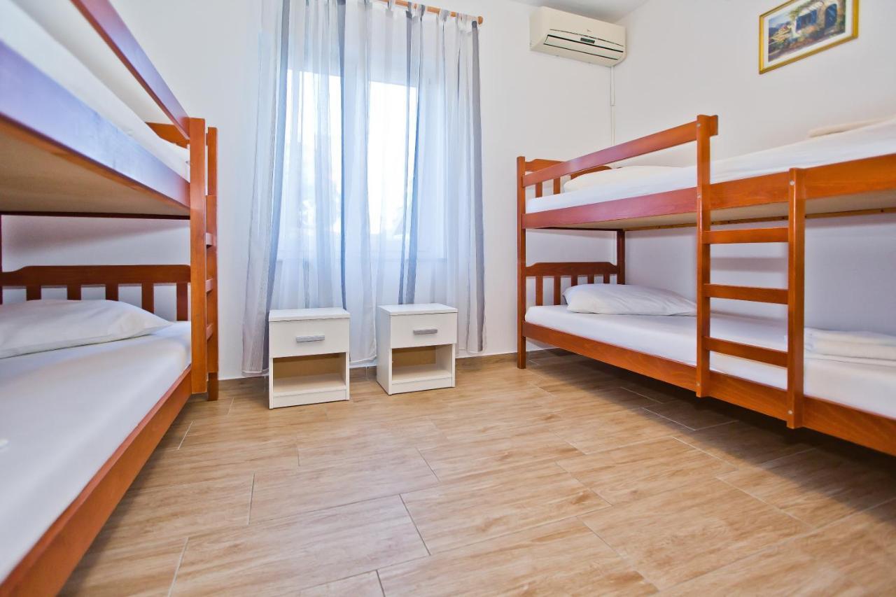 Luka'S Lodge Guesthouse & Hostel Hvar Town Eksteriør bilde