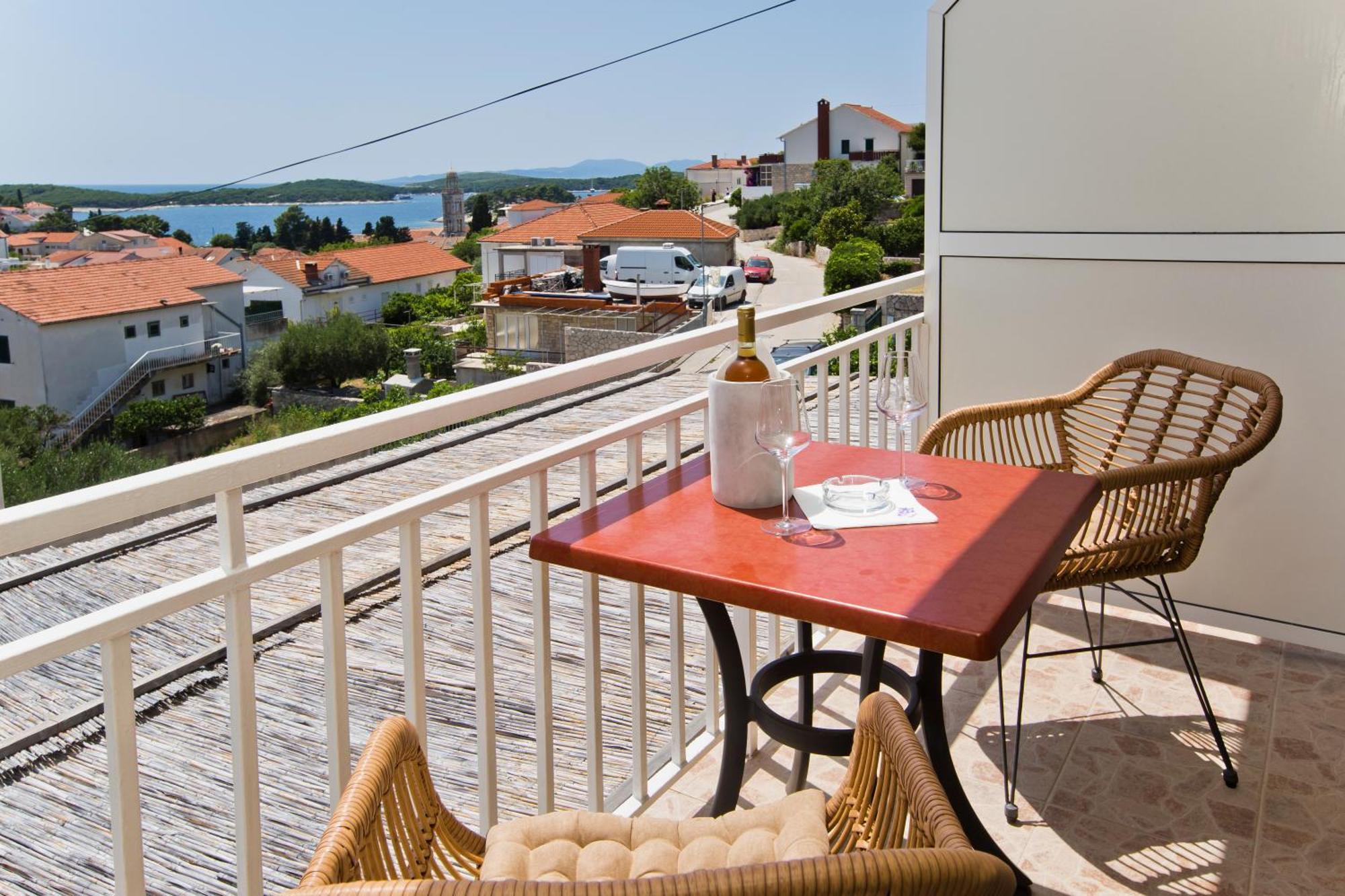 Luka'S Lodge Guesthouse & Hostel Hvar Town Eksteriør bilde