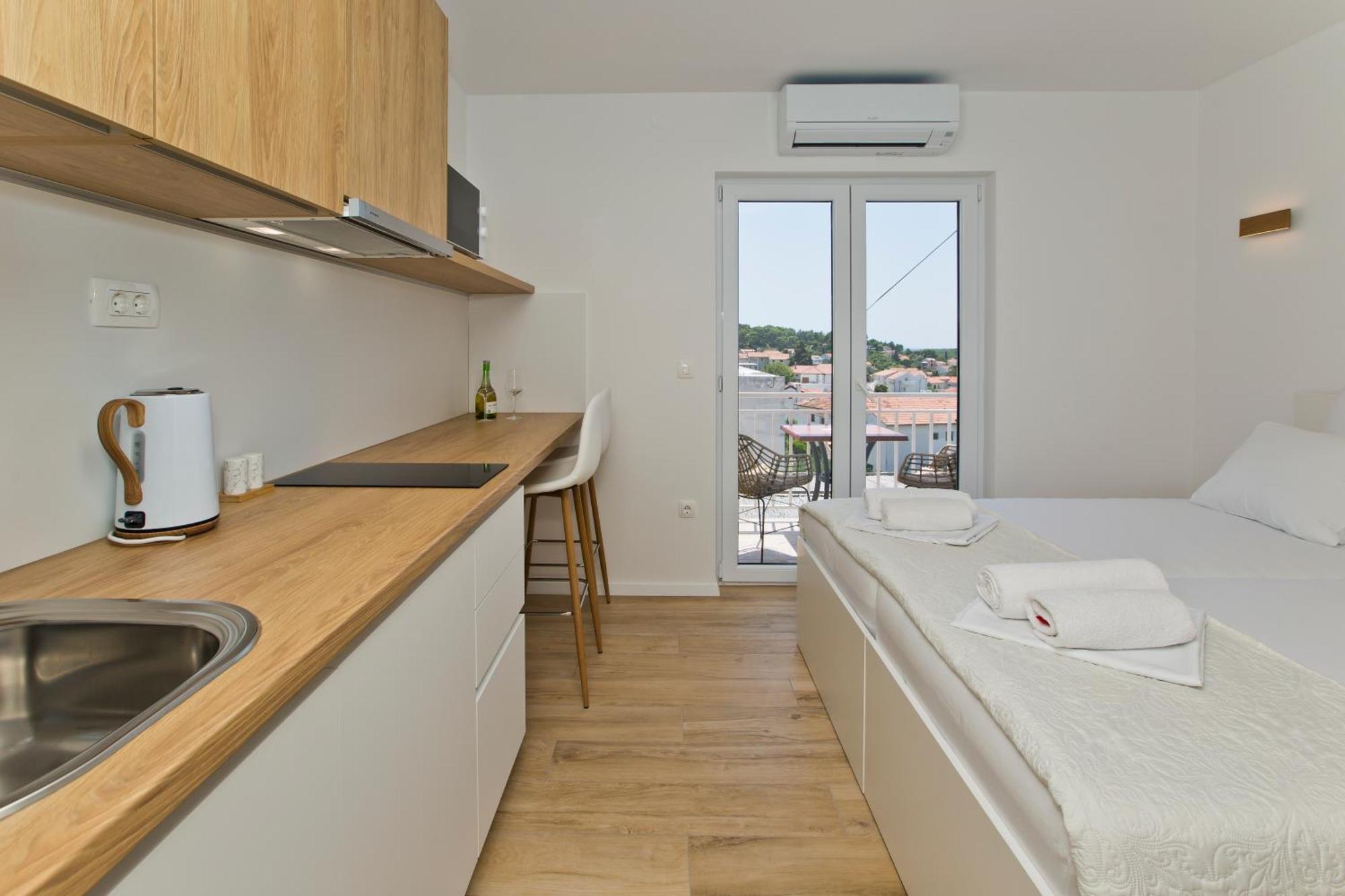 Luka'S Lodge Guesthouse & Hostel Hvar Town Eksteriør bilde