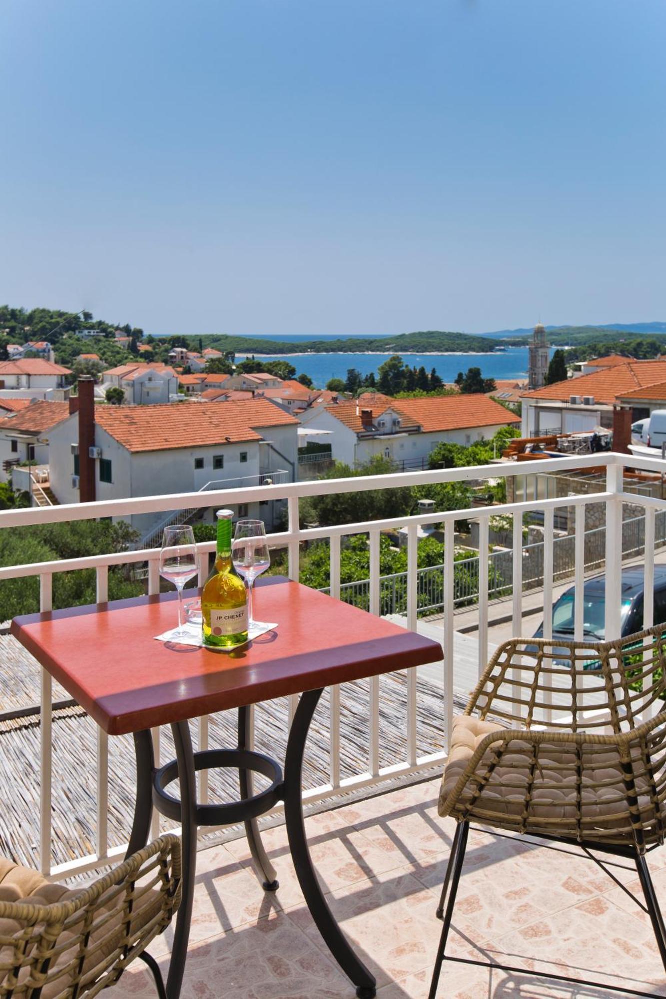 Luka'S Lodge Guesthouse & Hostel Hvar Town Eksteriør bilde